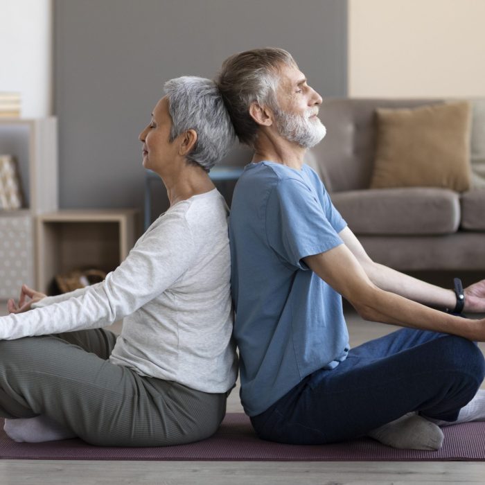 senior-couple-training-together senior-couple-training-together